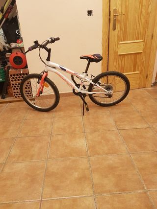 Bicicleta niño 20 pulgadas marca Megamo
