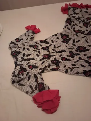 2 Vestido Flamenca rojo y blanco talla 42  y 44