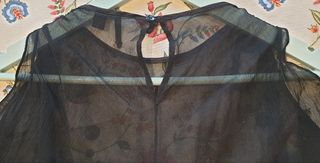 Rebajada‼️ Blusa negra seda transparente