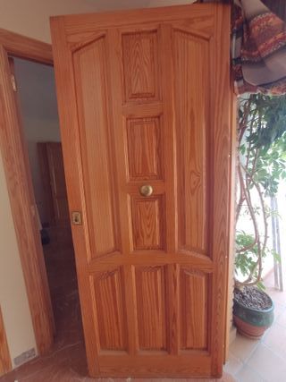 Puerta de madera