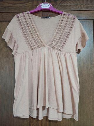 Blusa Encaje Escote Volante Rosa Apagado