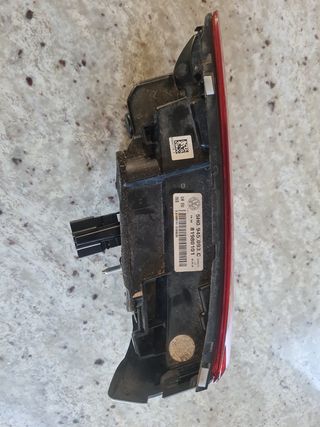 Foco trasero intermedio izquierdo Volksw