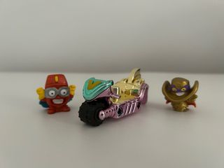 Superzings dorado con moto