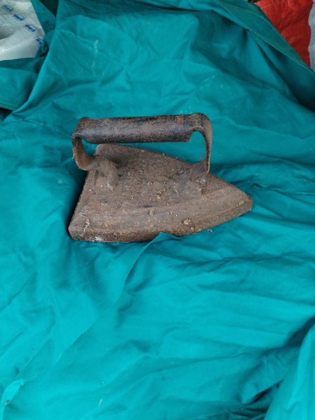 Ferro da stiro antico