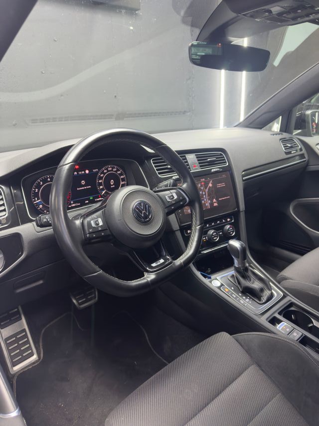 Volkswagen Golf R310 (2018)