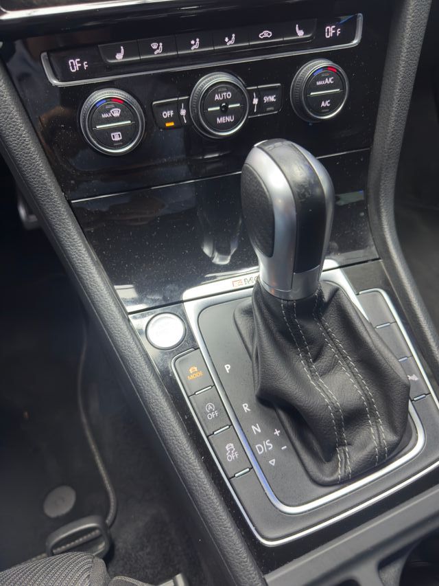 Volkswagen Golf R310 (2018)