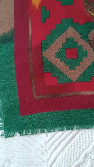 Manton regional: Rojo y verde