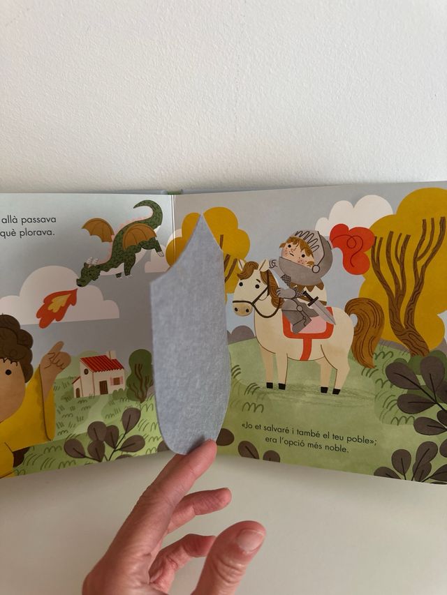 La llegenda de Sant Jordi amb solapes de roba