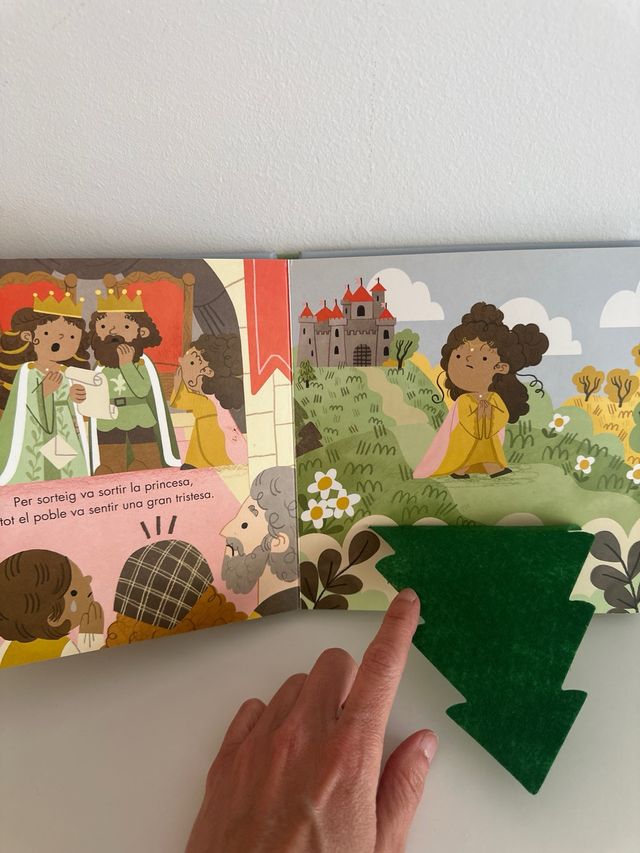 La llegenda de Sant Jordi amb solapes de roba