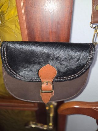 Bolso bandolera cuero marrón-negro