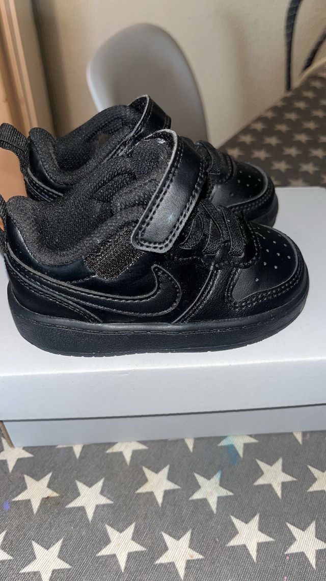 Air force 1 negra talla 21