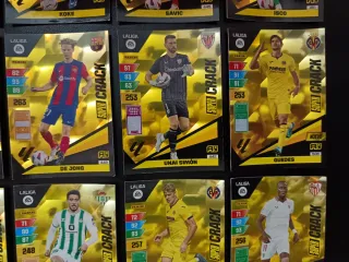 12 SÚPER CRACKS + 3 LIMITADAS ADRENALYN XL 2023-24