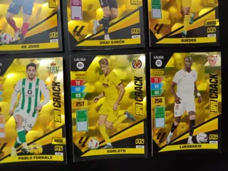 12 SÚPER CRACKS + 3 LIMITADAS ADRENALYN XL 2023-24