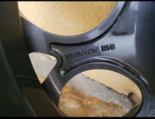 Llantas 17" originales Alfa Romeo y neumáticos pir