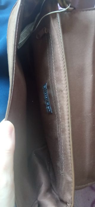 Camiseta con bolso bandolera