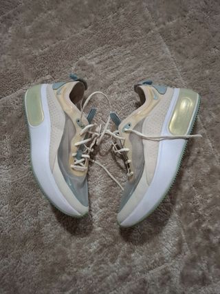 air max 720 beige