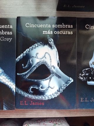 Trilogía Cincuenta sombras(estuche)+ libro de Grey