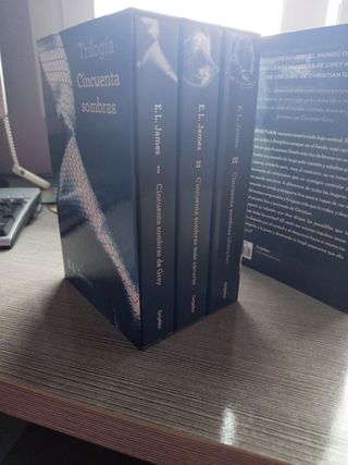 Trilogía Cincuenta sombras(estuche)+ libro de Grey