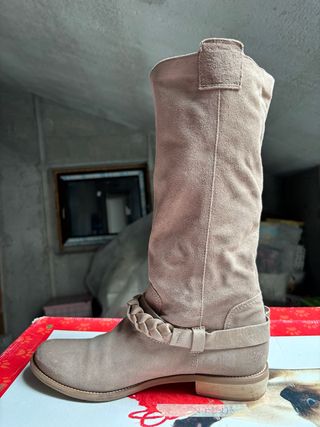 Stivali scamosciati beige donna