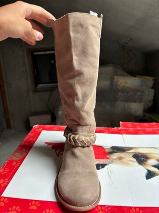 Stivali scamosciati beige donna