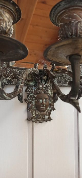 Specchio antico e Candeliere