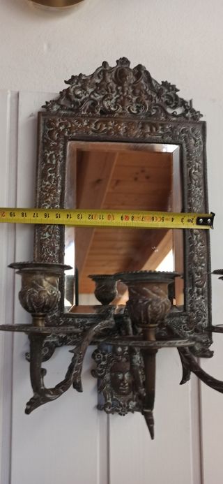 Specchio antico e Candeliere