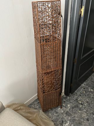 Lámpara pie mimbre marrón