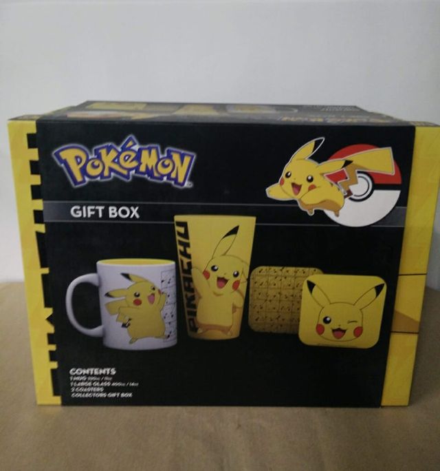 Gift Set Deluxe Pokemon Pikachu