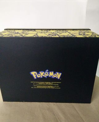 Gift Set Deluxe Pokemon Pikachu