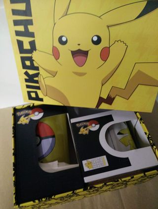 Gift Set Deluxe Pokemon Pikachu