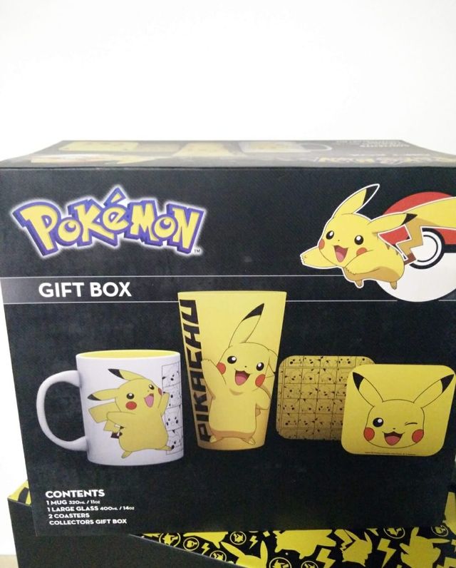 Gift Set Deluxe Pokemon Pikachu