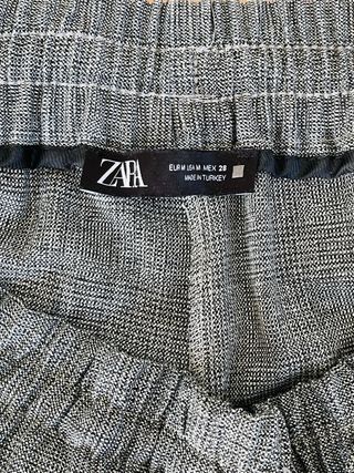 Pantalón tobillero de Zara 