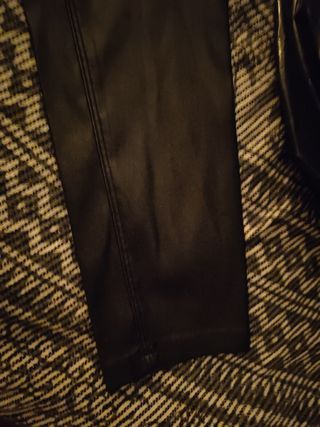 Pantalón fino polipiel 