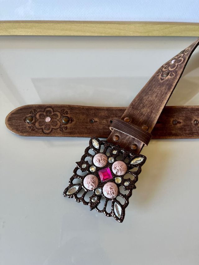 Cinturón de piel con hebilla decorada de Morgan