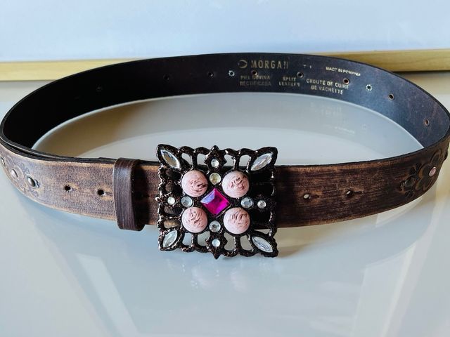Cinturón de piel con hebilla decorada de Morgan