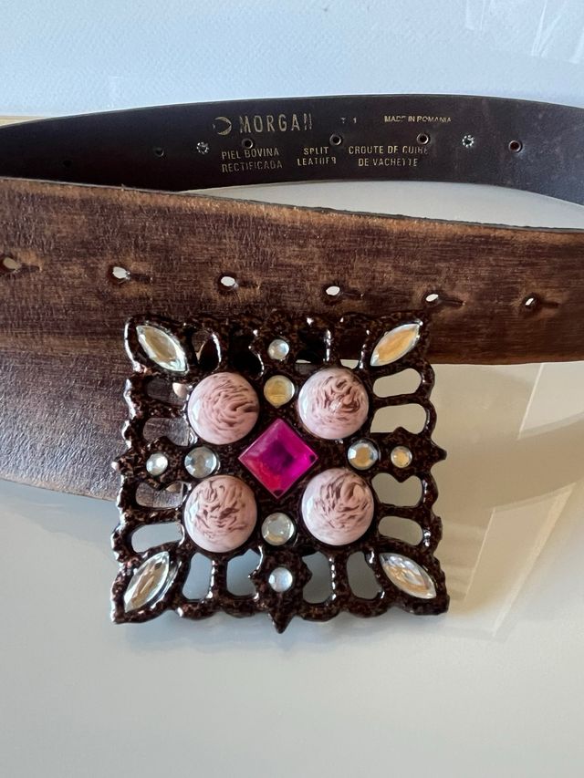 Cinturón de piel con hebilla decorada de Morgan