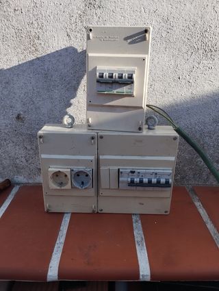 Cuadros eléctricos antiguos