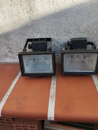 2 proyectores halógenos exterior