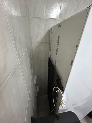 Congelador vertical eléctrico grande. marca LINX