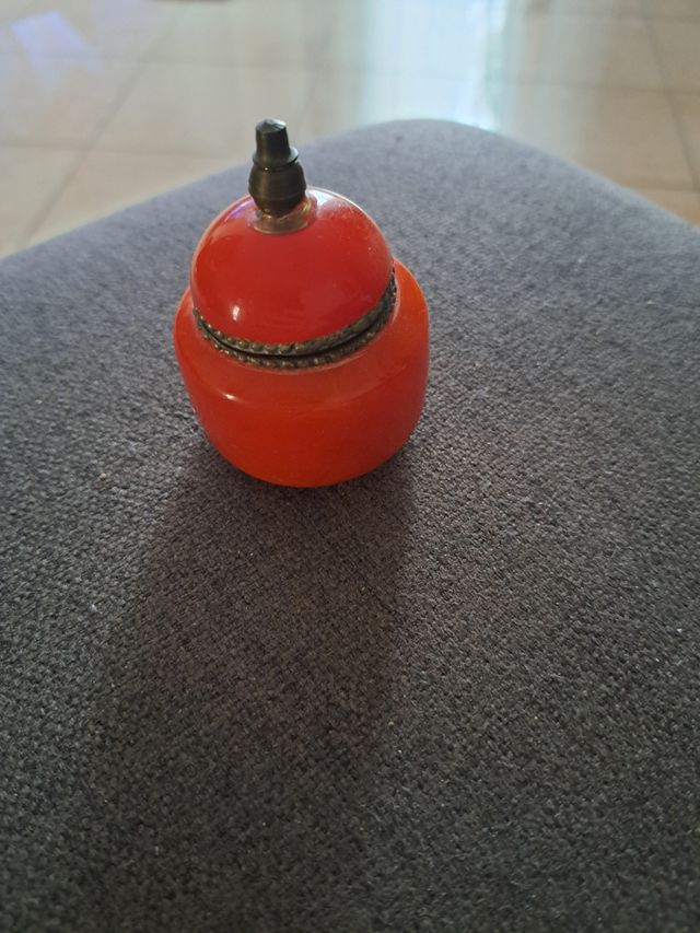 Porta pillole vintage arancione