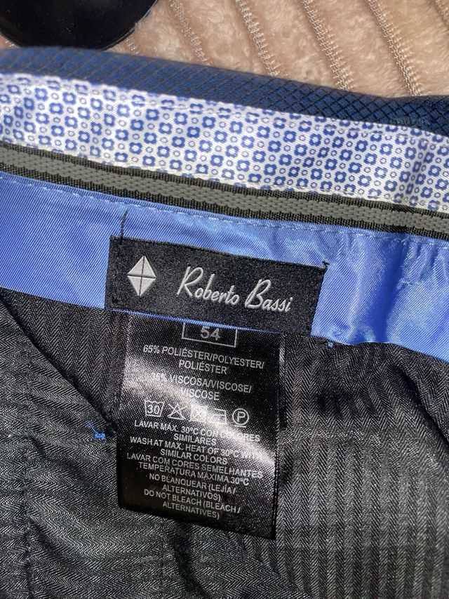 Traje nuevo azul marino Roberto Bassi