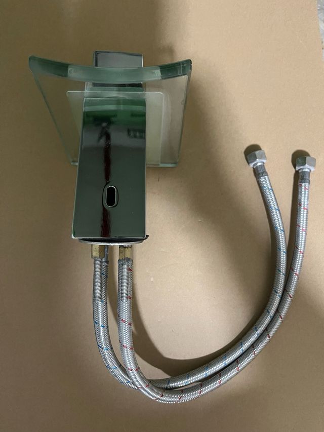 Torneira em cascata em cristal - Casa de banho