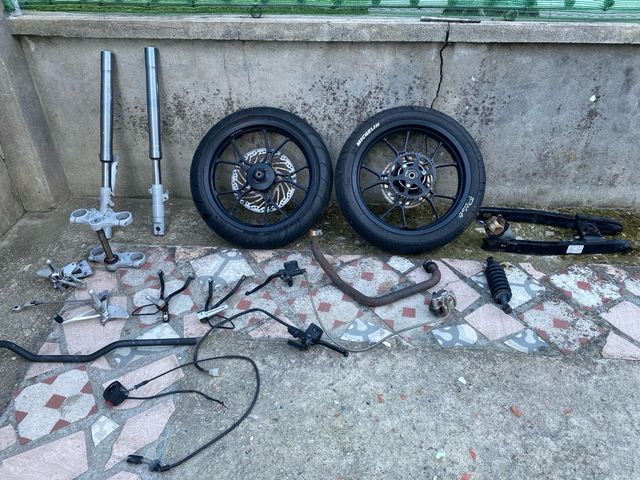 PIEZAS PARA RIEJU RS2 O SIMILAR