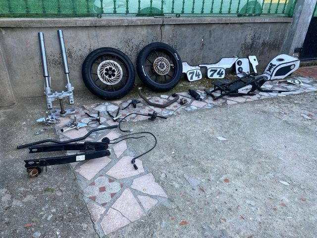 PIEZAS PARA RIEJU RS2 O SIMILAR