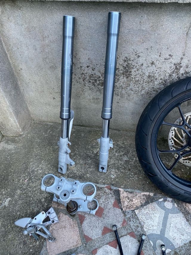 PIEZAS PARA RIEJU RS2 O SIMILAR