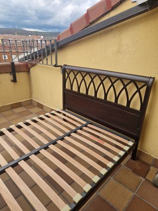 Cama antigua matrimonio