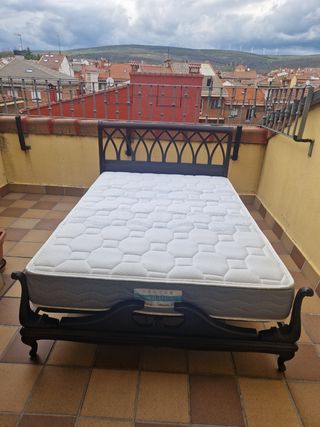 Cama antigua matrimonio