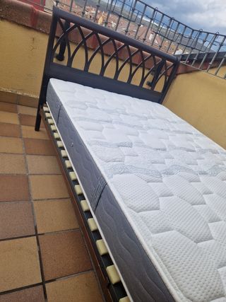 Cama antigua matrimonio