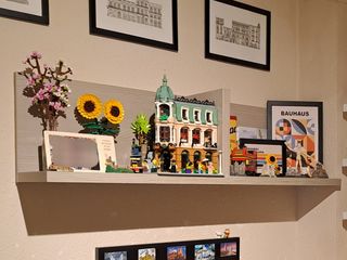 Dos estantes de pared de madera