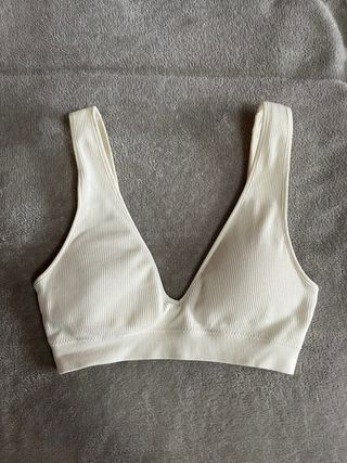 Top deportivo blanco